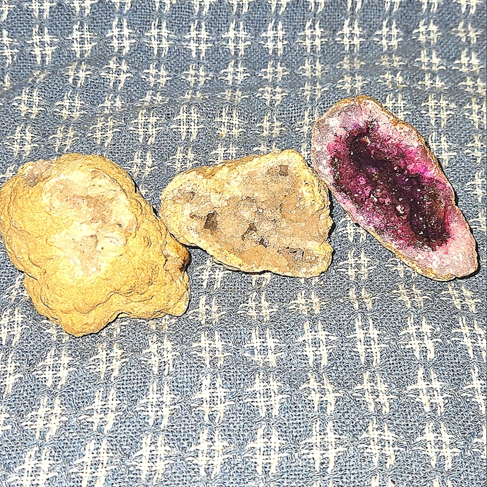 3 Geode rocks